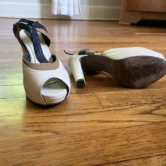 Platform Shoes - Picture 2 of 4